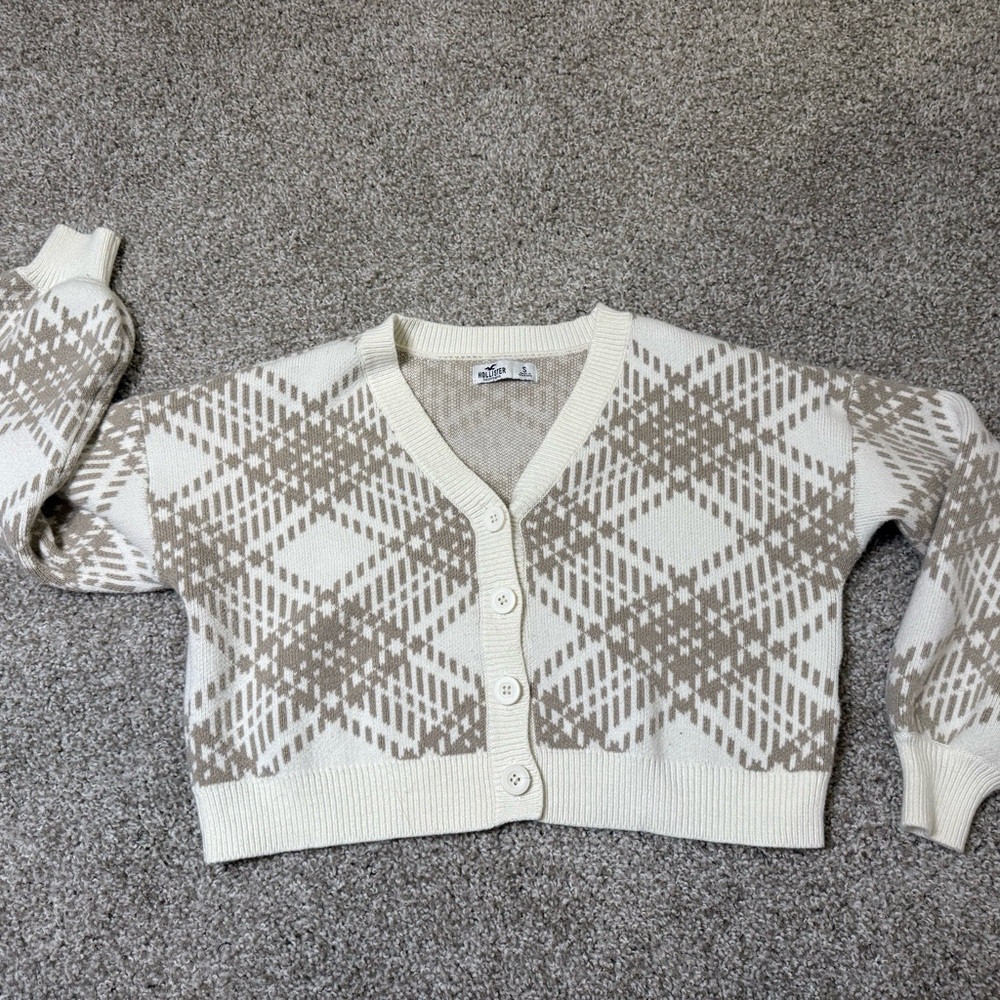 Hollister Beige and Cream Knit Cardigan